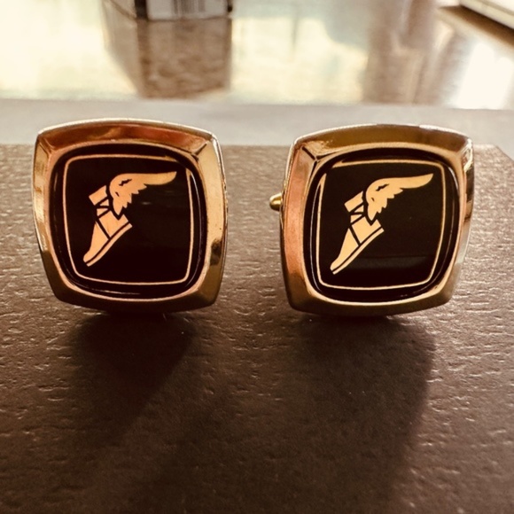 Goodyear Logo Cufflinks Yellow Goldtone & Black - Picture 1 of 7